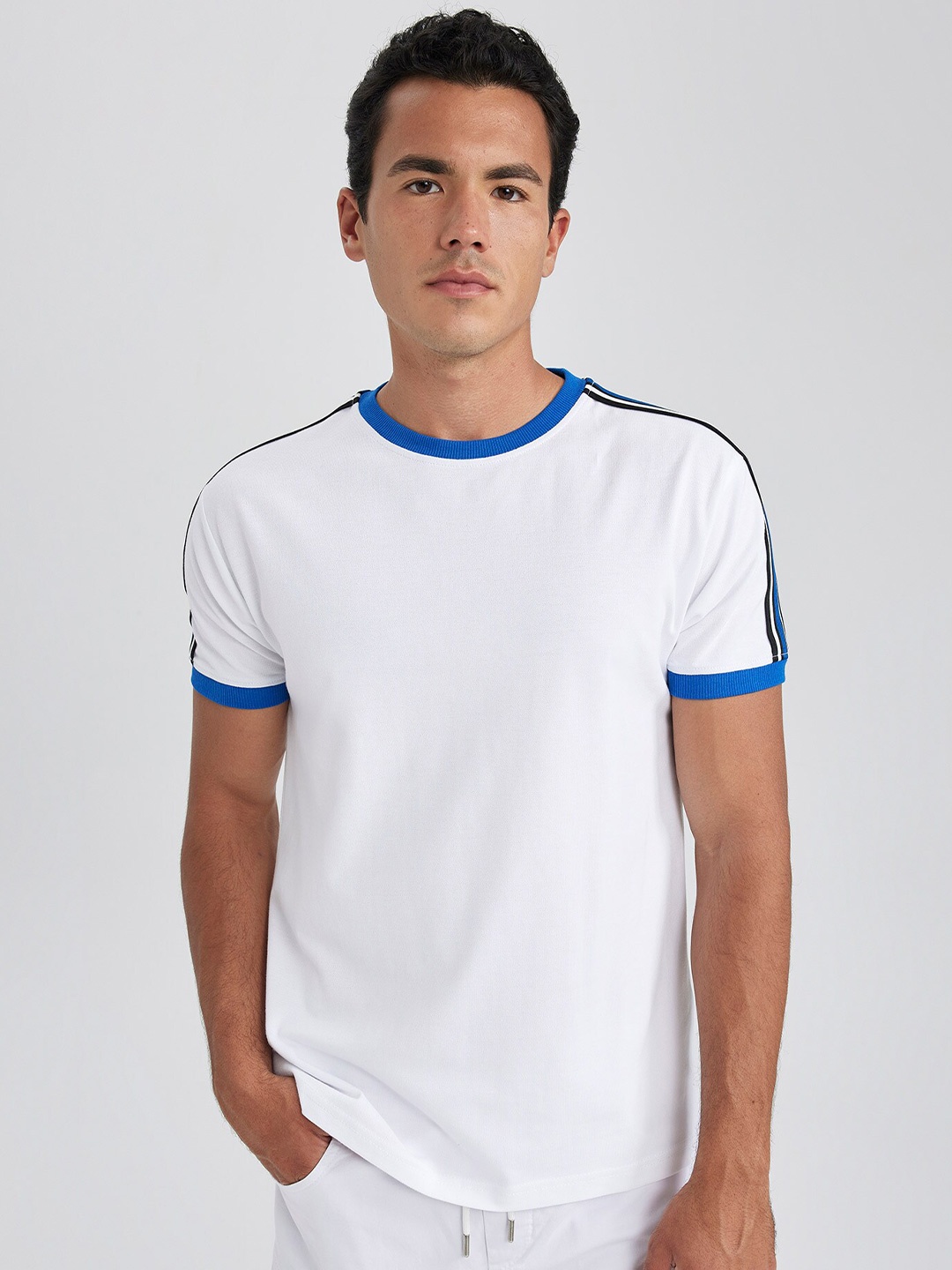 

DeFacto Round Neck Cotton T-shirt, Na