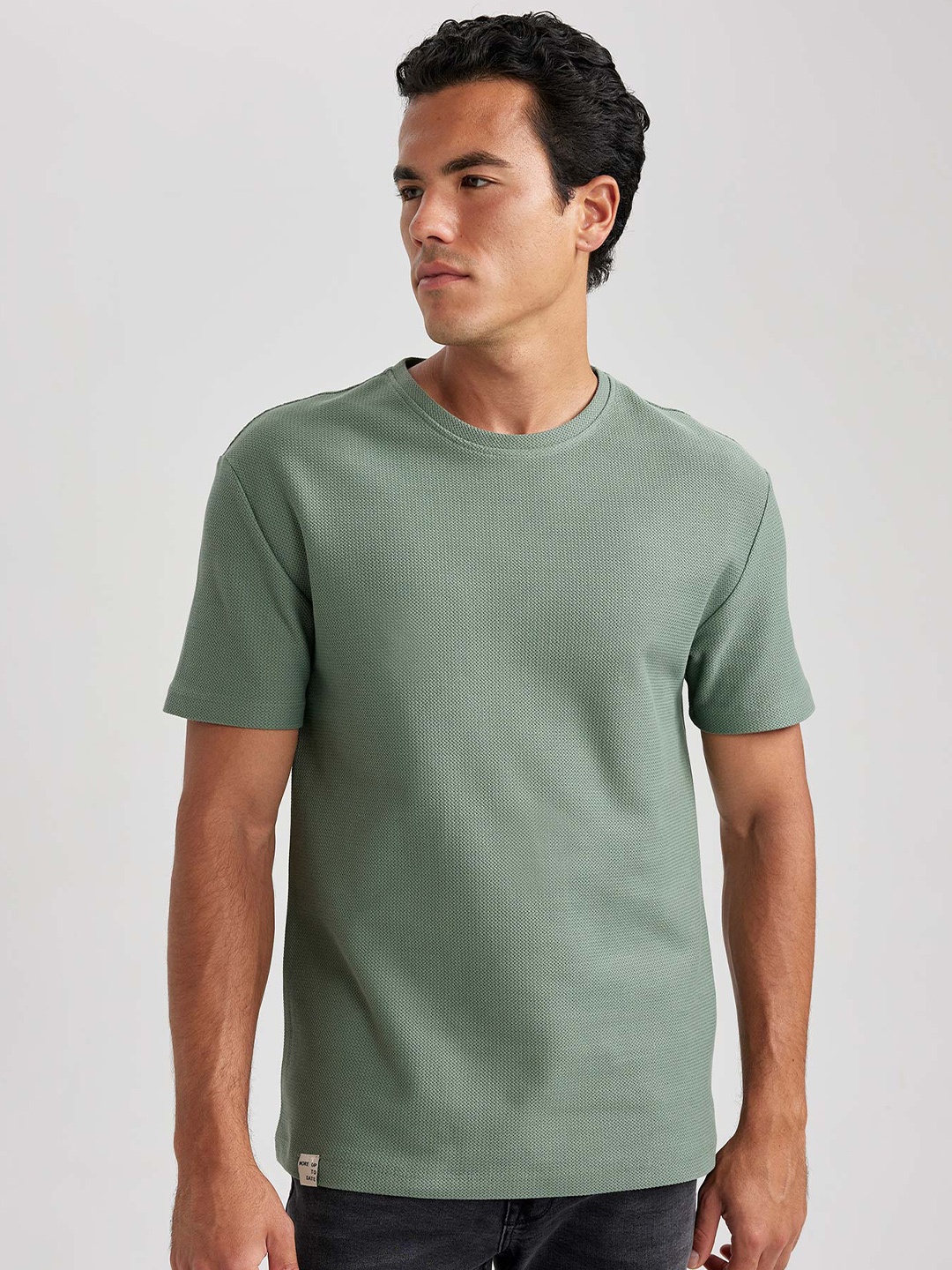 

DeFacto Round Neck Cotton T-shirt, Na
