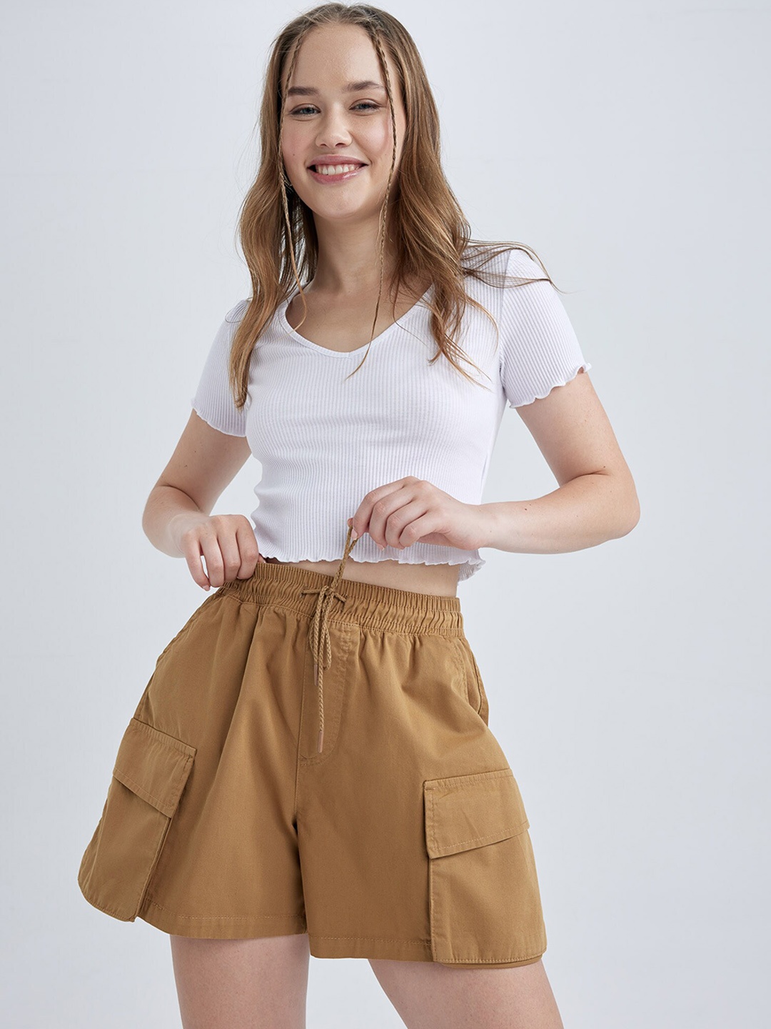 

DeFacto Women Mid-Rise Sports Shorts, Brown