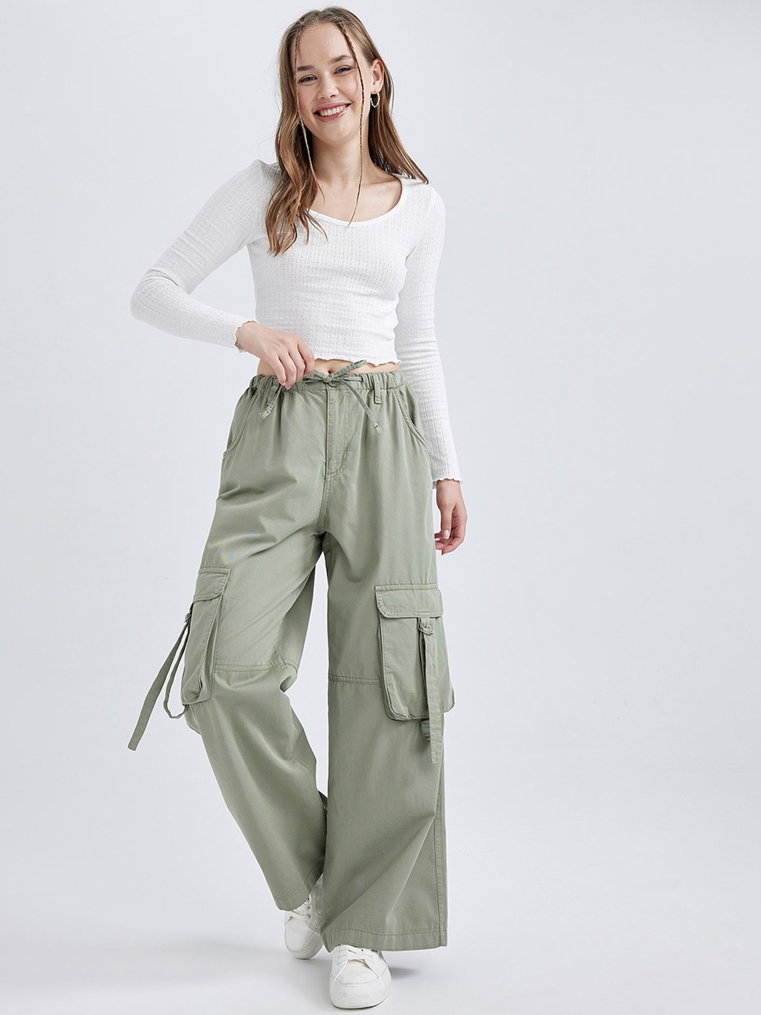 

DeFacto Women Mid-Rise Pure Cotton Cargos Trousers, Green