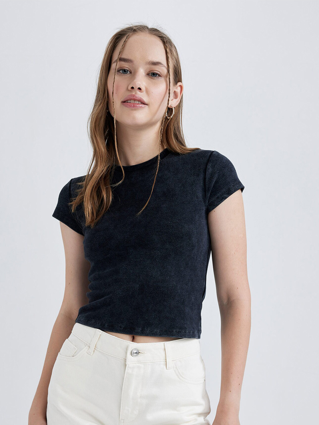 

DeFacto Round Neck Crop T-shirt, Black