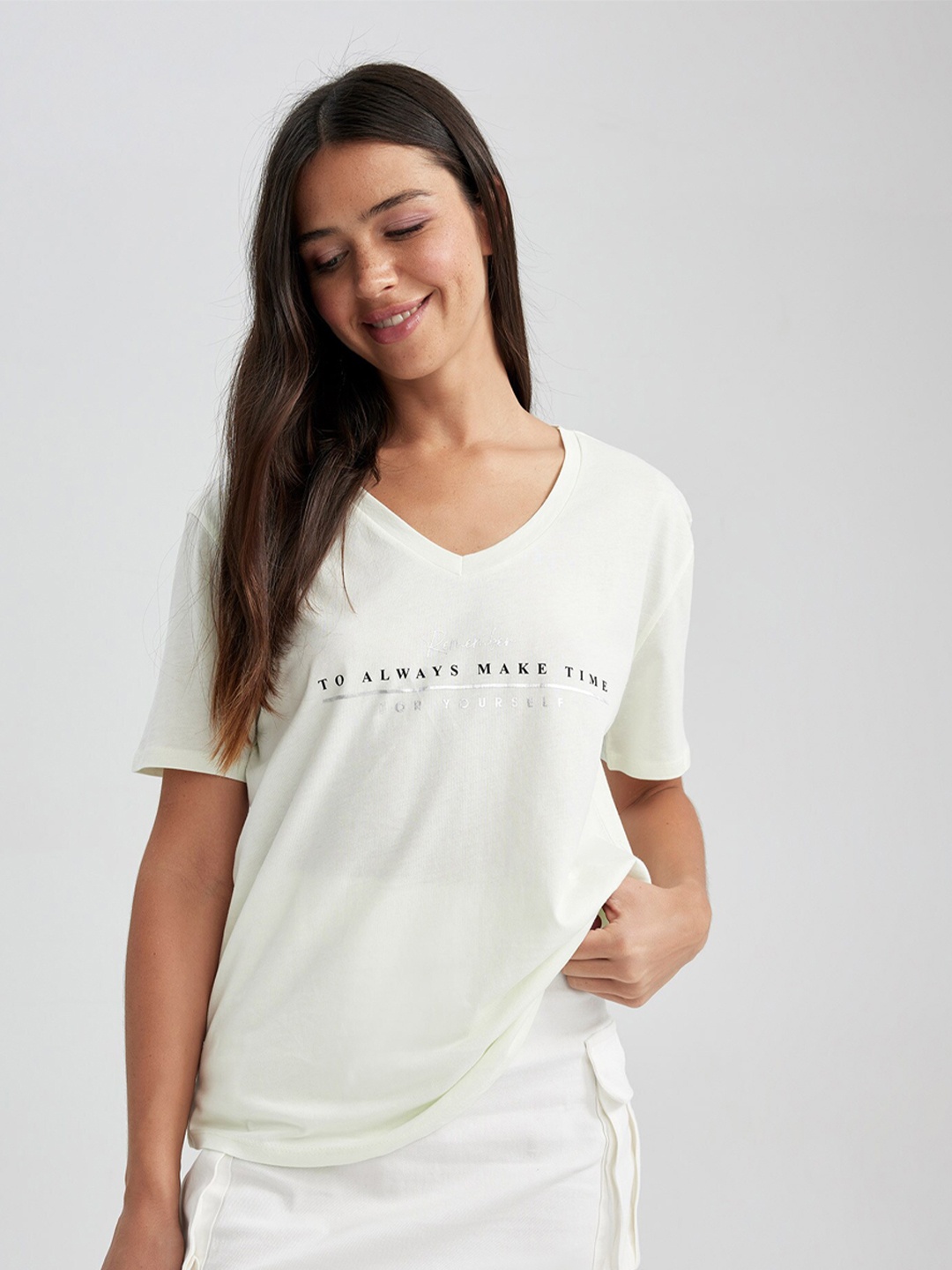 

DeFacto Typography Printed V-Neck T-shirt, White
