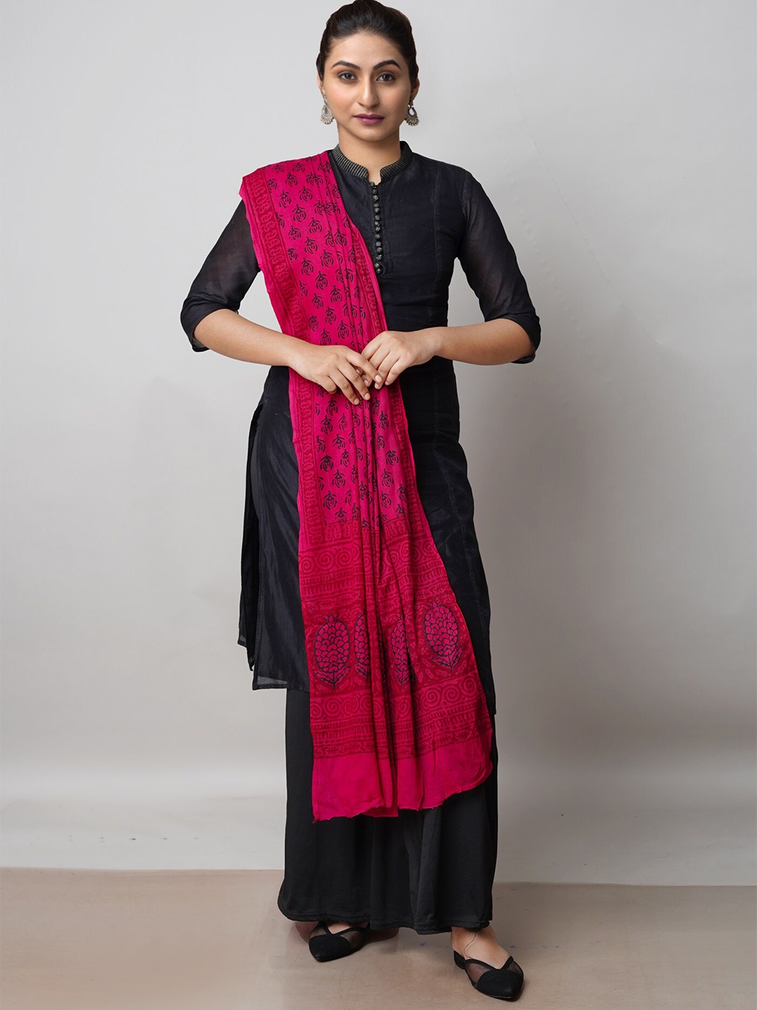 

Unnati Silks Ethnic Motifs Printed Pure Cotton Dupatta, Pink