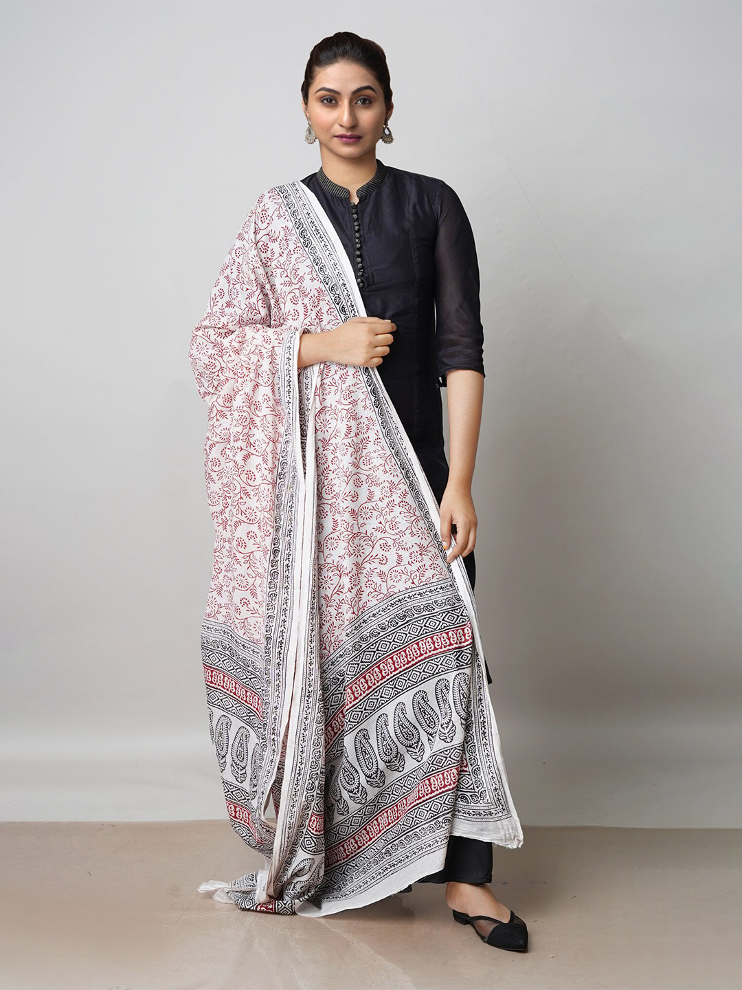 

Unnati Silks Ethnic Motifs Printed Pure Cotton Dupatta, Off white