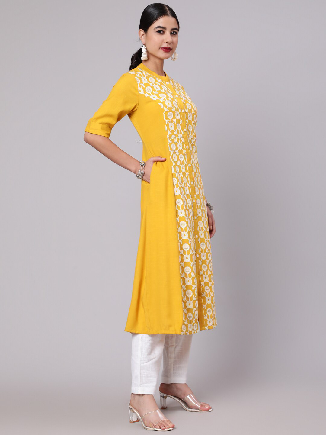 

AKS Ethnic Motifs Embroidered Thread Work A-Line Kurta, Yellow