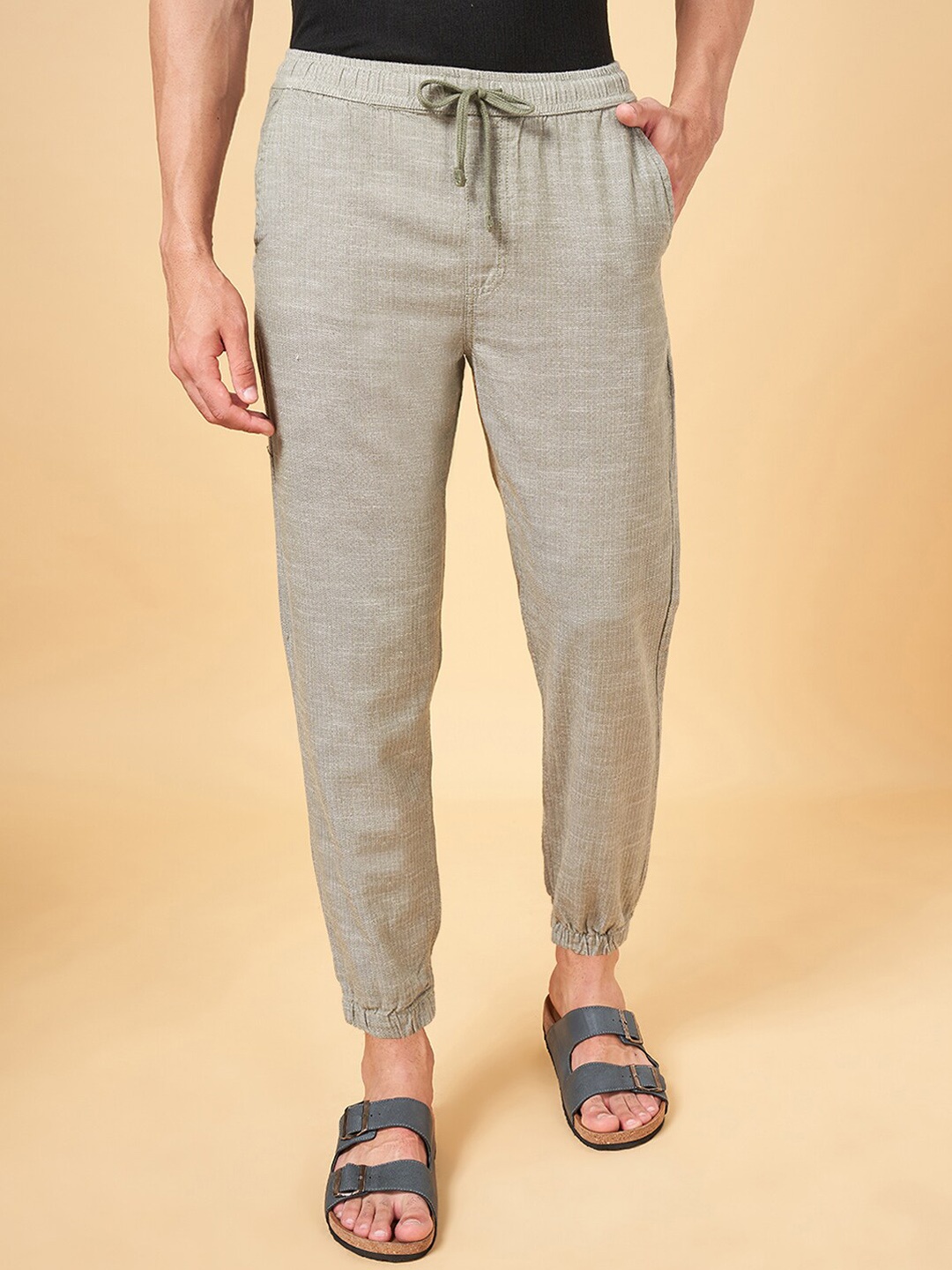 

7 Alt by Pantaloons Men Mid-Rise Cotton Joggers, Olive