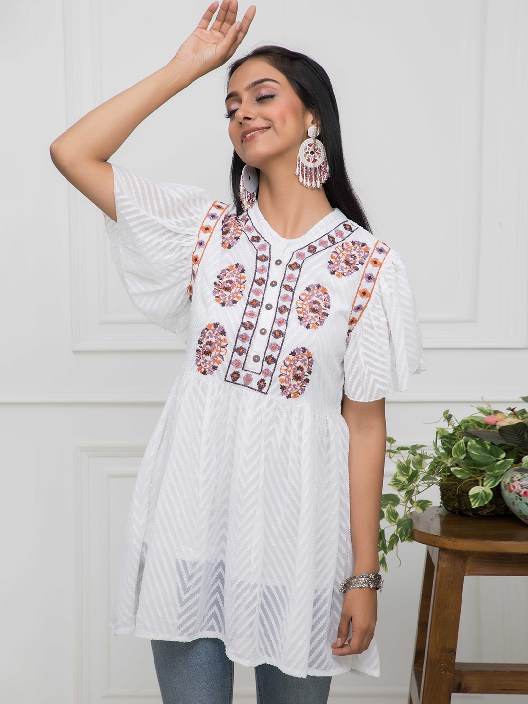 

DressBerry White Floral Print Bell Sleeve Georgette Longline Top