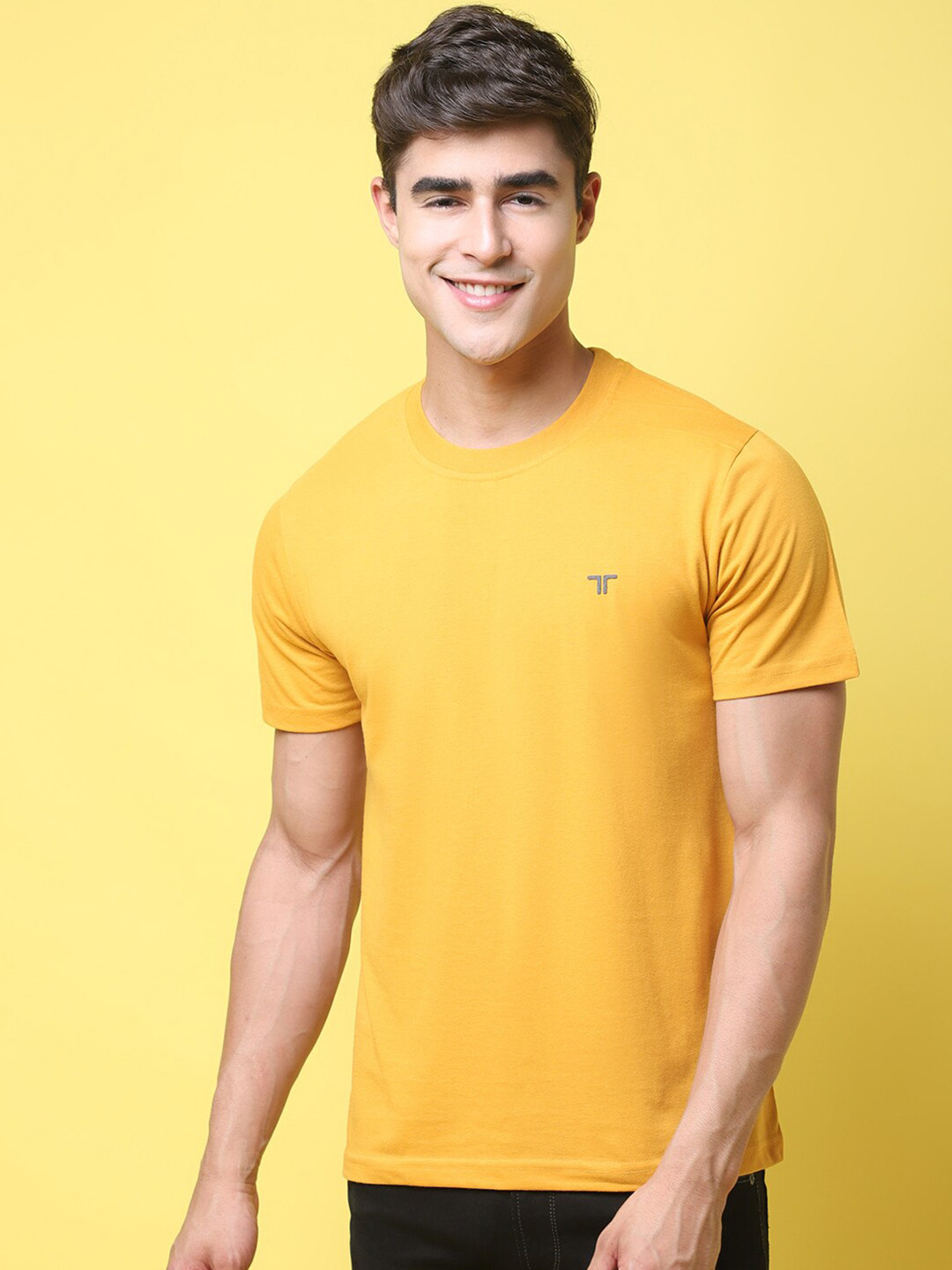 

1 Stop Fashion Round Neck Short Sleeves Regular Fit T-shirt, Yellow