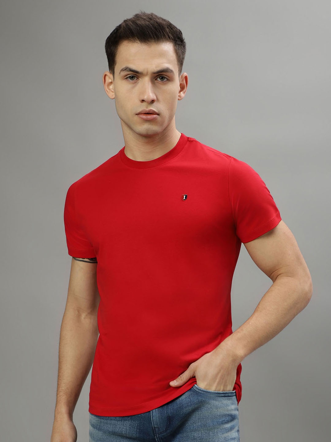 

Iconic Round Neck Short Sleeves T-shirt, Red