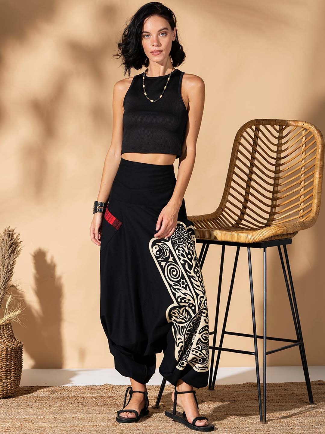 

The Veshti Company Women Printed Pure Cotton Loose-Fit Harem Pants, Black