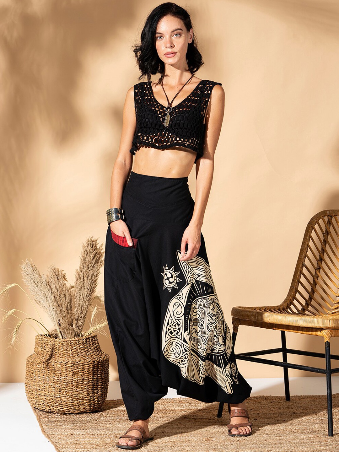 

The Veshti Company Ethnic Motifs Printed Pure Cotton Loose Fit Harem Pants, Black