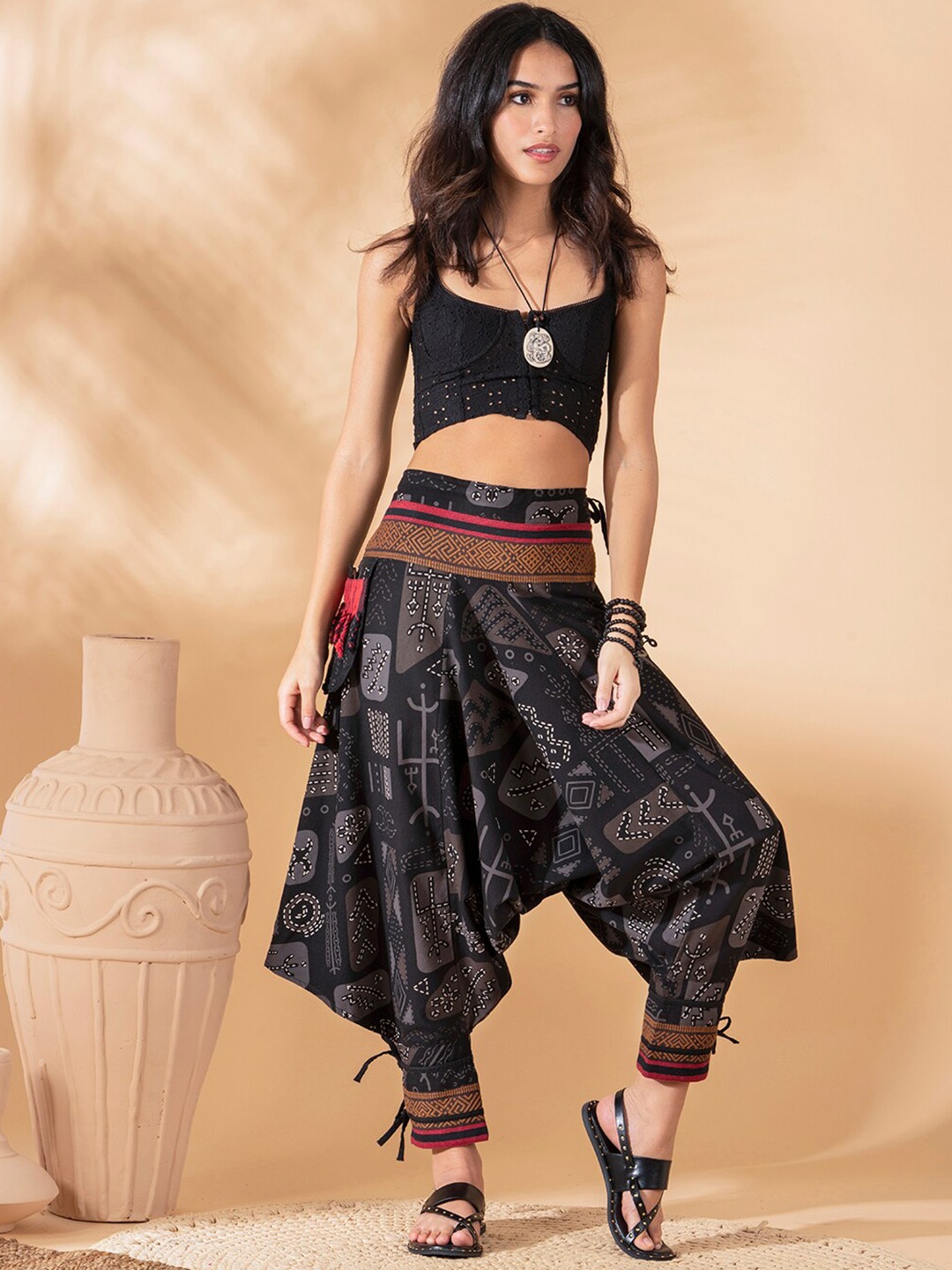 

The Veshti Company Women Printed Pure Cotton Loose-Fit Harem Pants, Black