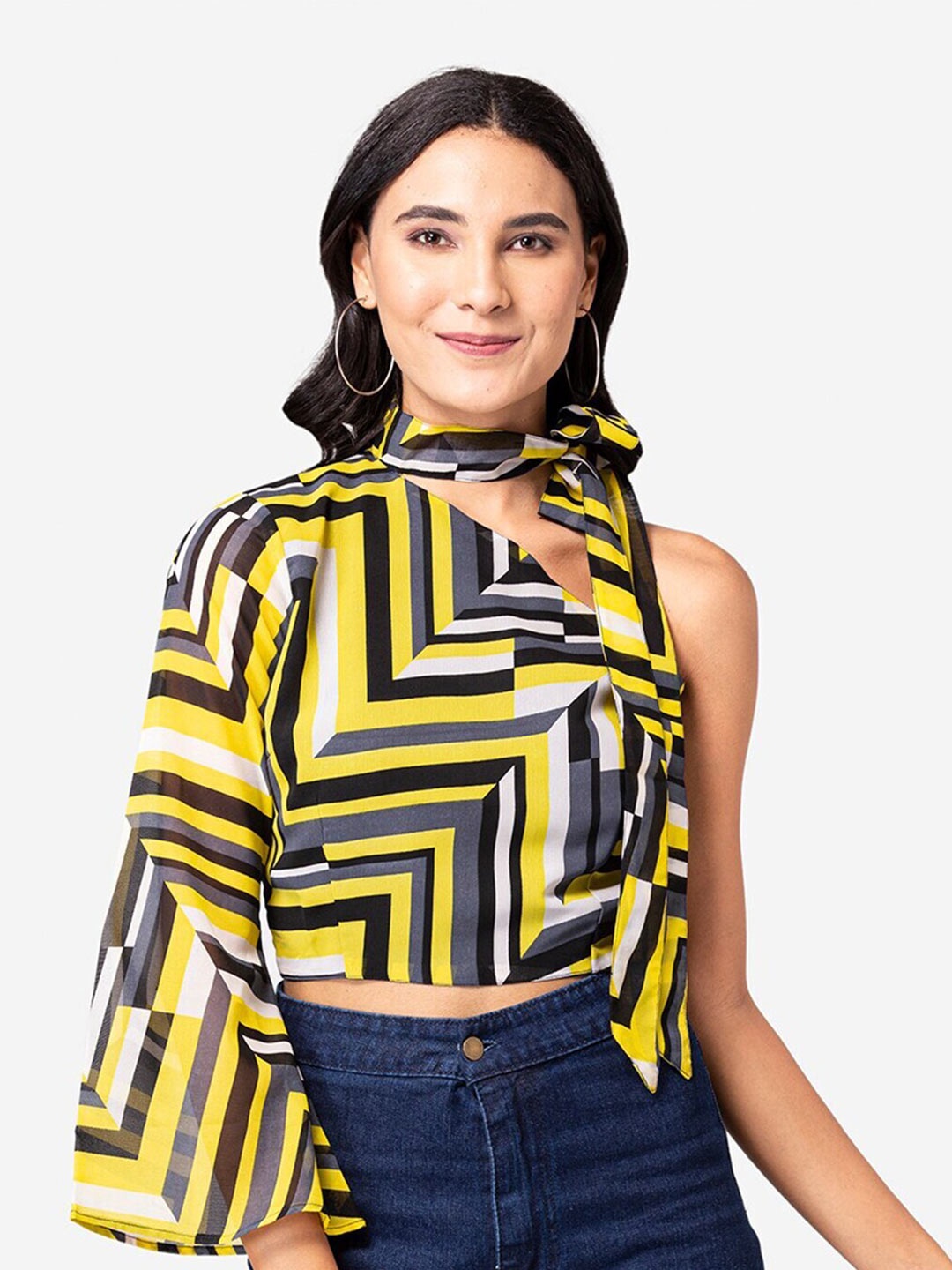 

YEROS Geometric Printed Regular Crop Top, Black