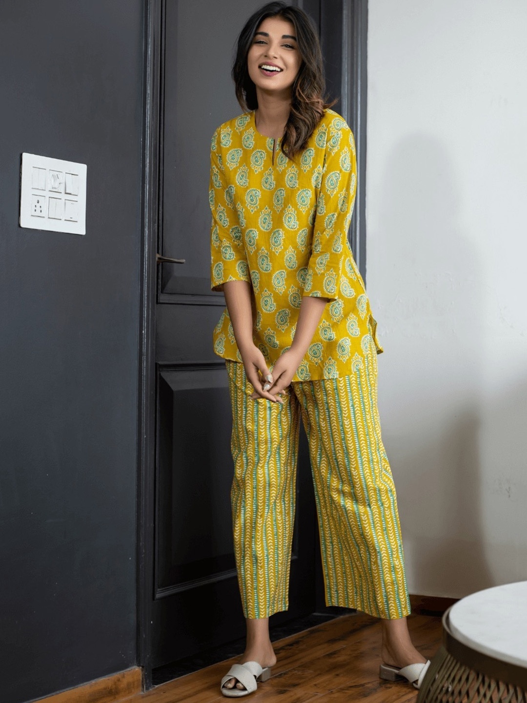 

FEATHERS CLOSET Ethnic Printed Pure Cotton Night Suit, Yellow