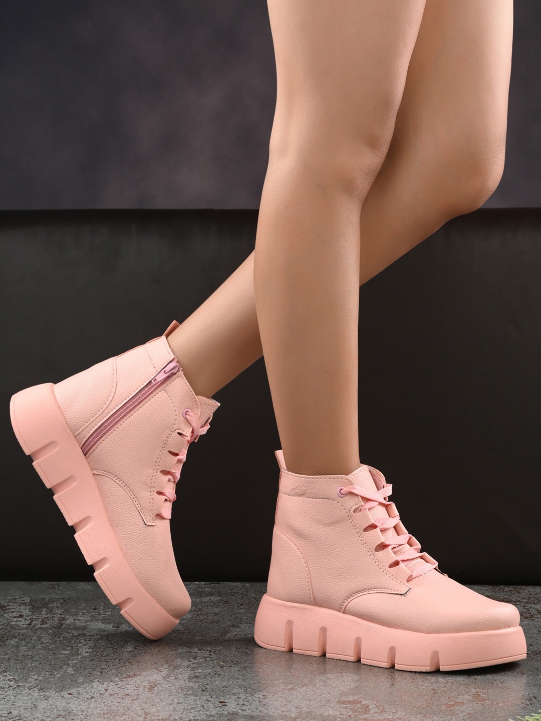 

AfroJack Women Textured Mid-Top Regular Boots, Pink