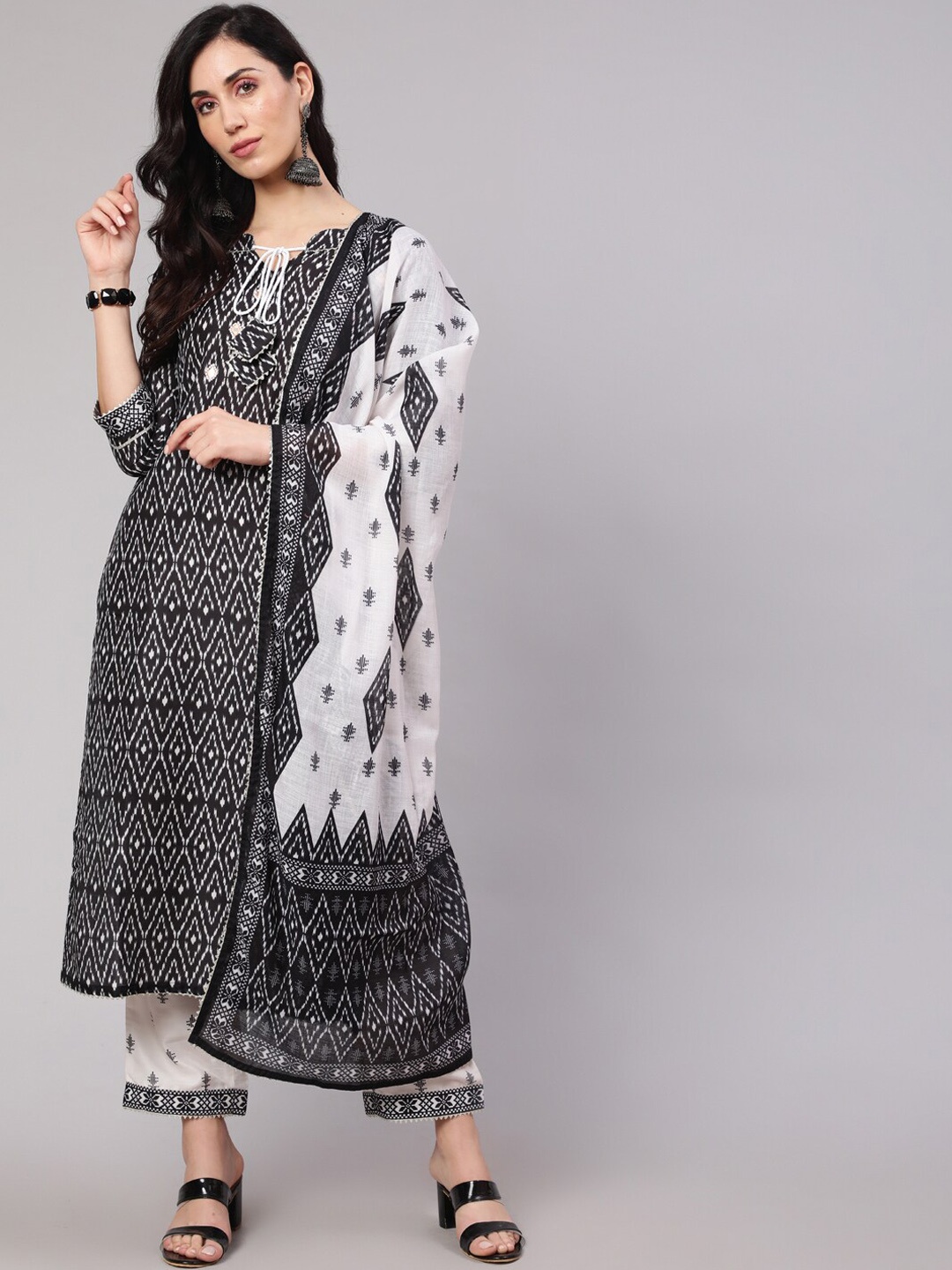 

AKS Ethnic Motifs Printed Mirror Work Kurta With Palazzos & Dupatta, Black