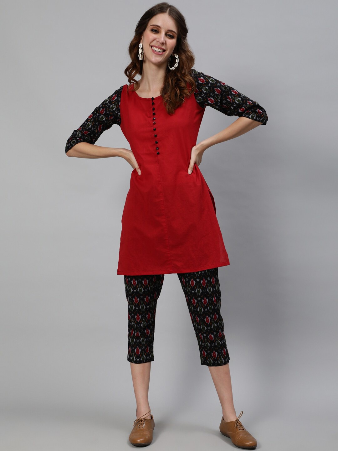 

AKS Abstract Printed Pure Cotton Straight Kurta With Capri Pant, Maroon