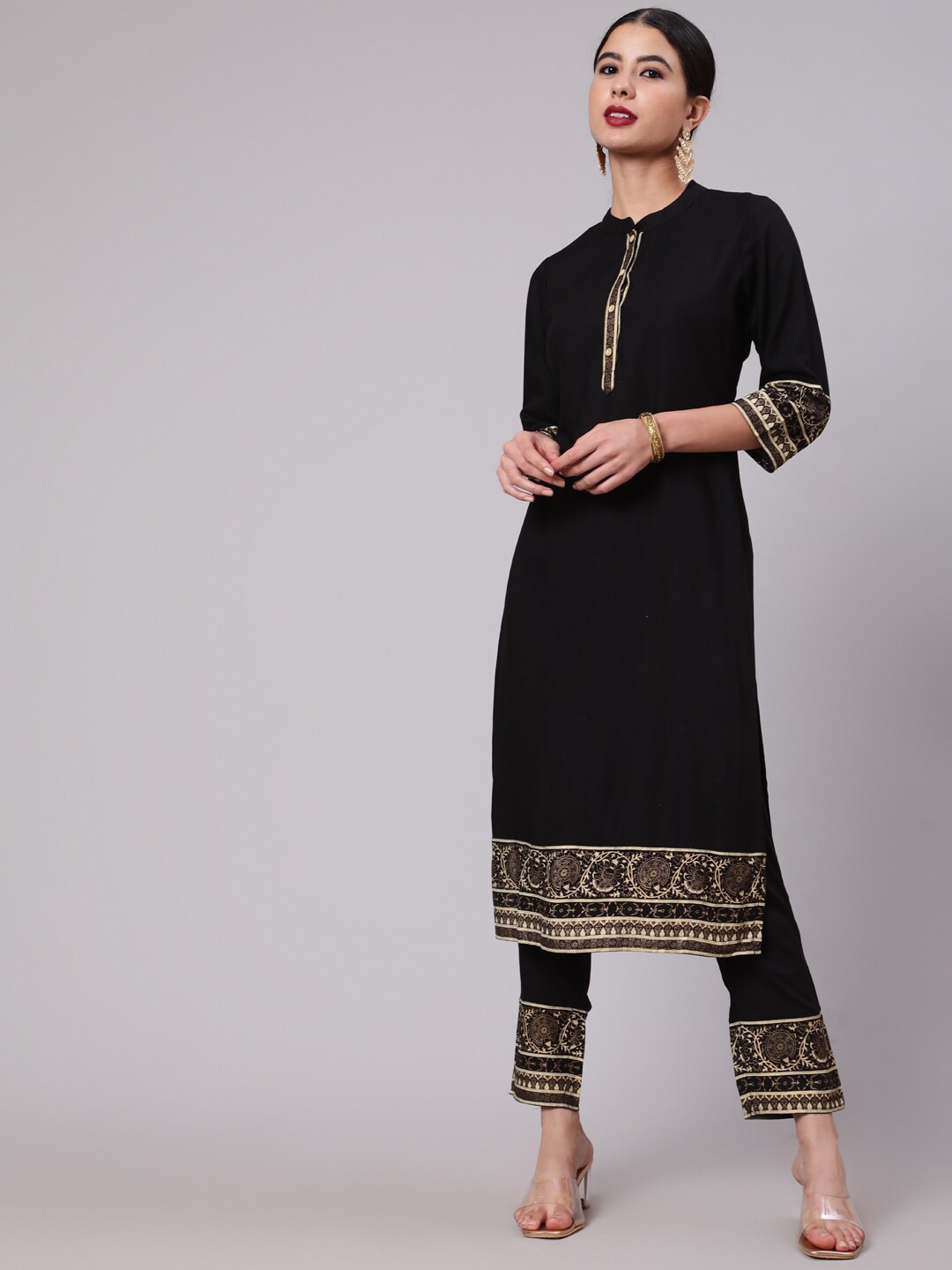 

AKS Ethnic Motifs Printed Mandarin Collar Straight Kurta With Trousers, Black