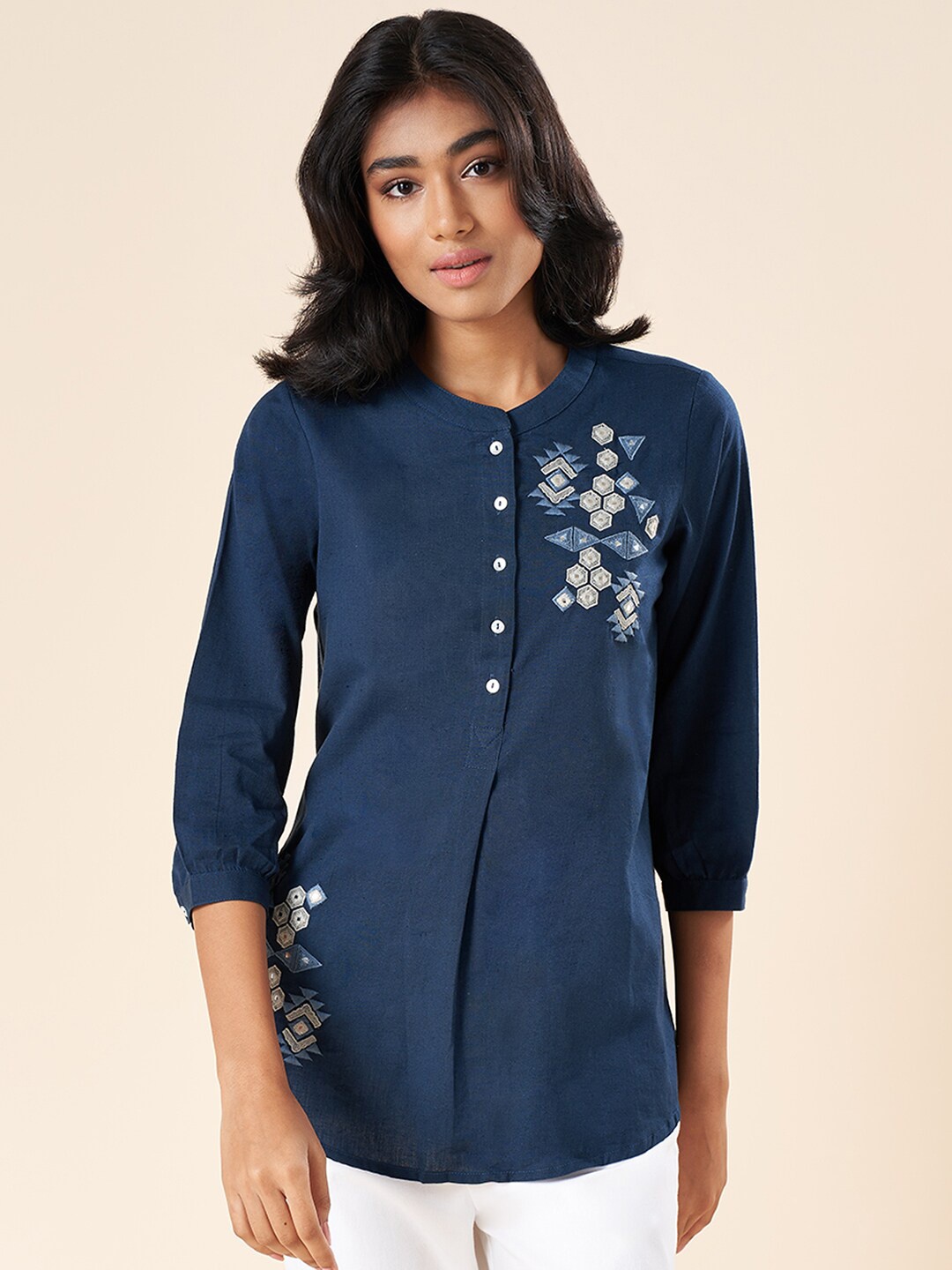 

AKKRITI BY PANTALOONS Geometric Embroidered Mandarin Collar Tunic, Navy blue