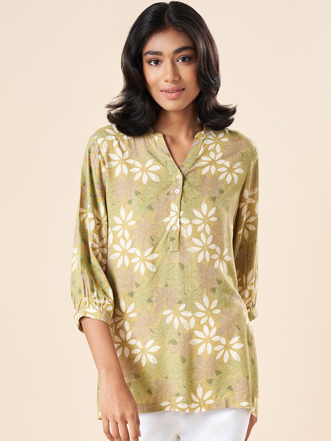 

AKKRITI BY PANTALOONS Floral Printed Mandarin Collar Tunic, Green