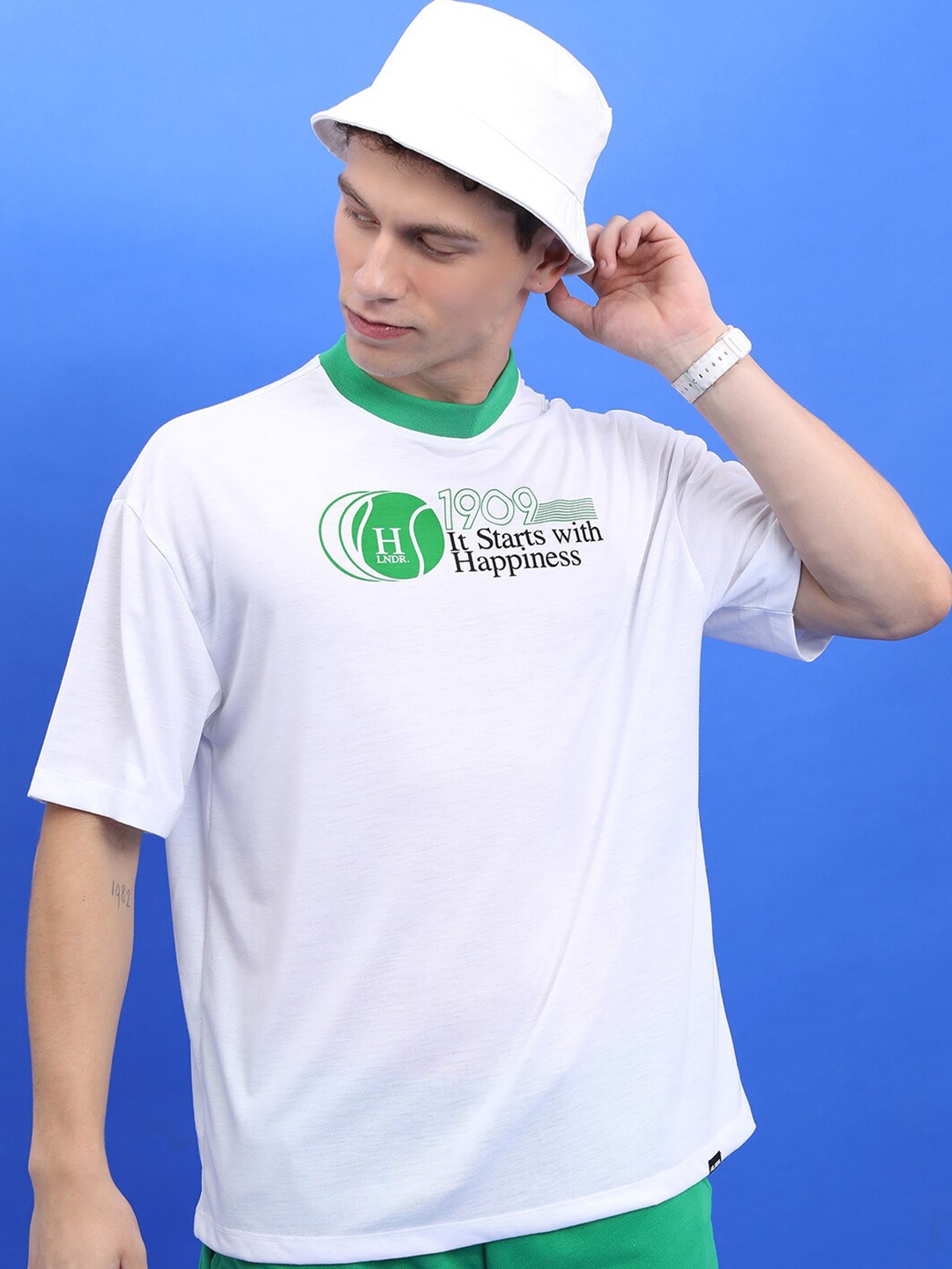 

HIGHLANDER Unisex White Typography Printed Drop Shoulder Sleeves Oversized T-Shirt