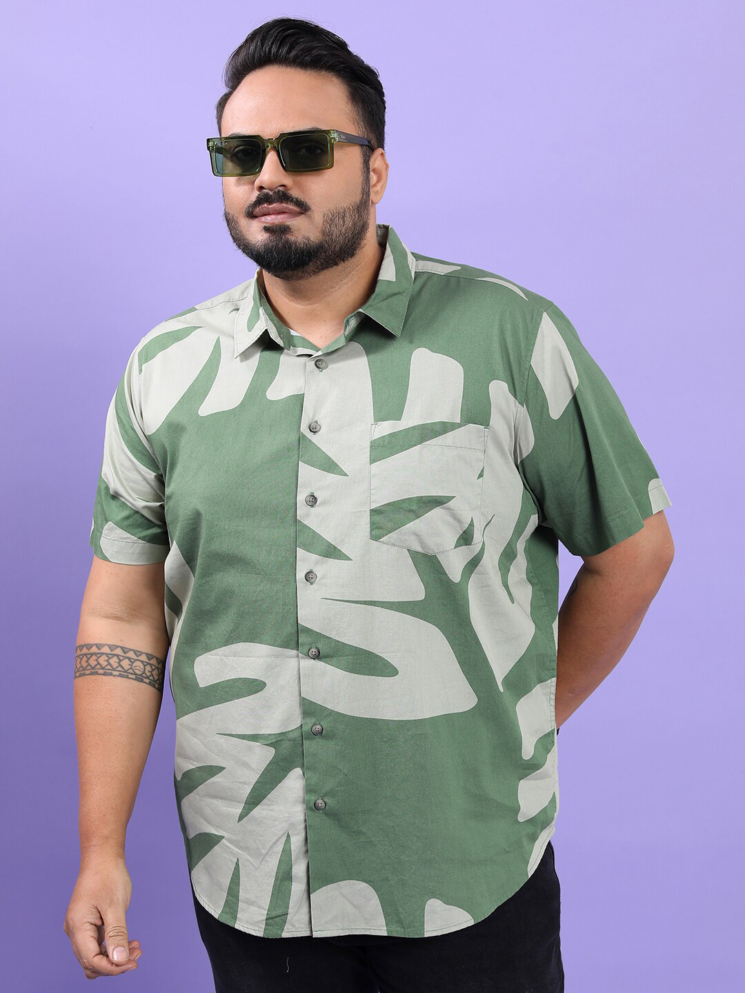 

HIGHLANDER Plus Size Green Abstract Printed Regular Fit Spread Collar Cotton Shirt