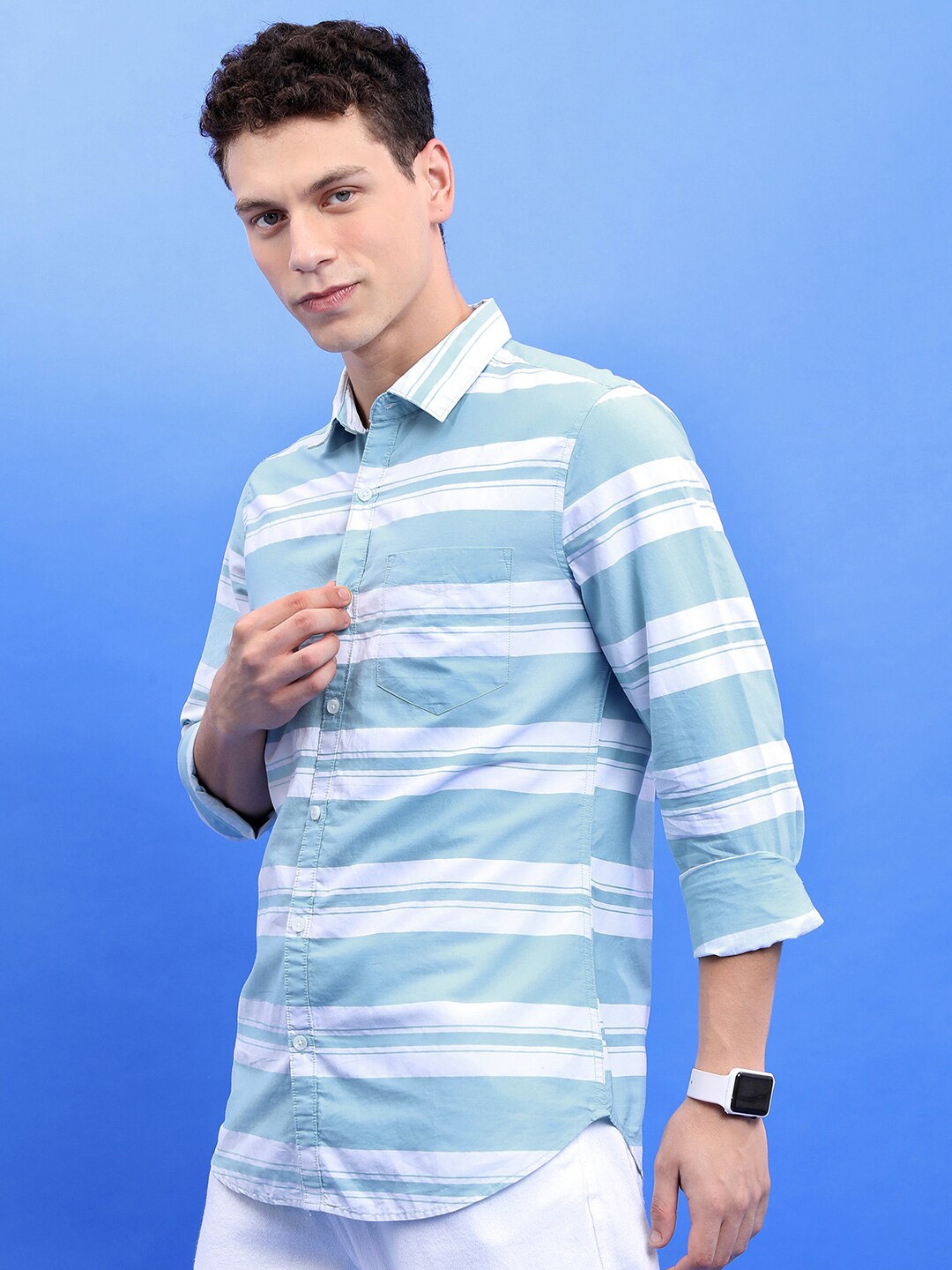 

HIGHLANDER Blue Horizontal Striped Slim Fit Spread Collar Cotton Casual Shirt