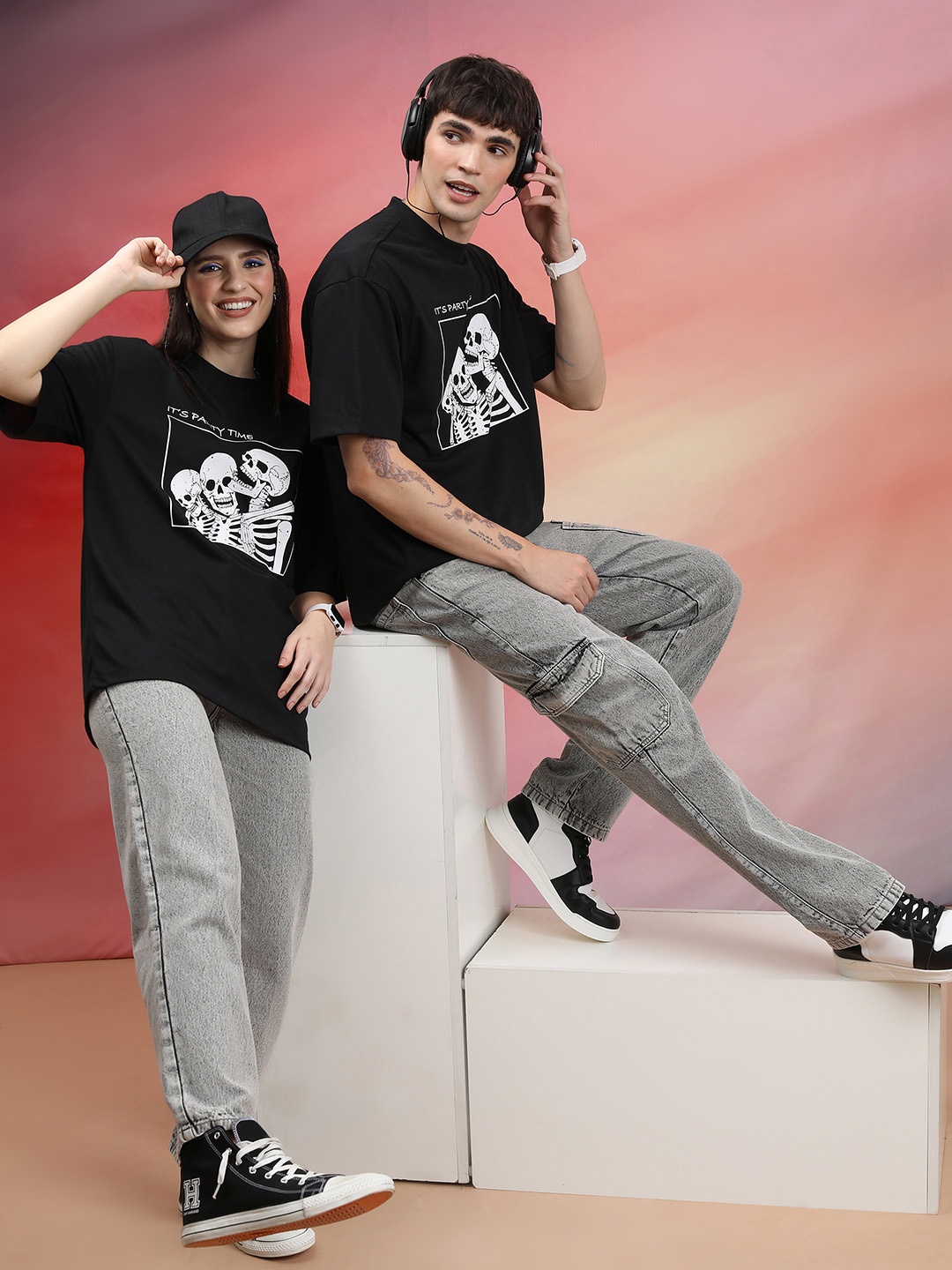 

HIGHLANDER Unisex Graphic Printed Drop Shoulder-Sleeves Oversized T-shirt, Black