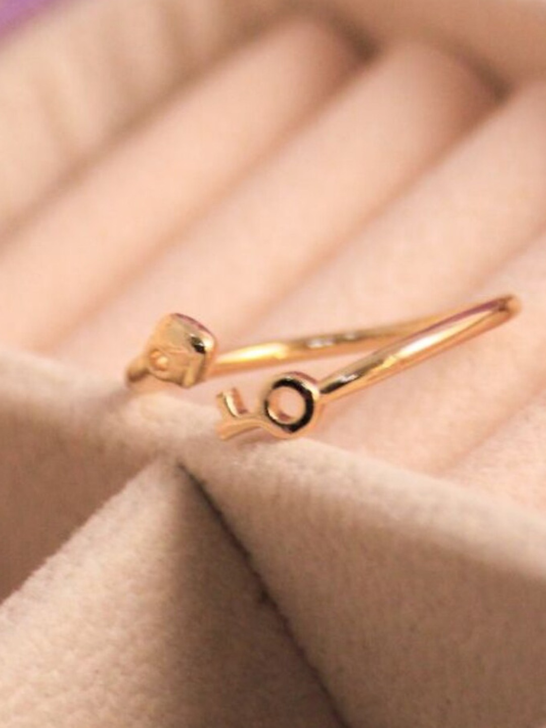 

SALTY My Heart Key Band Finger Ring, Gold