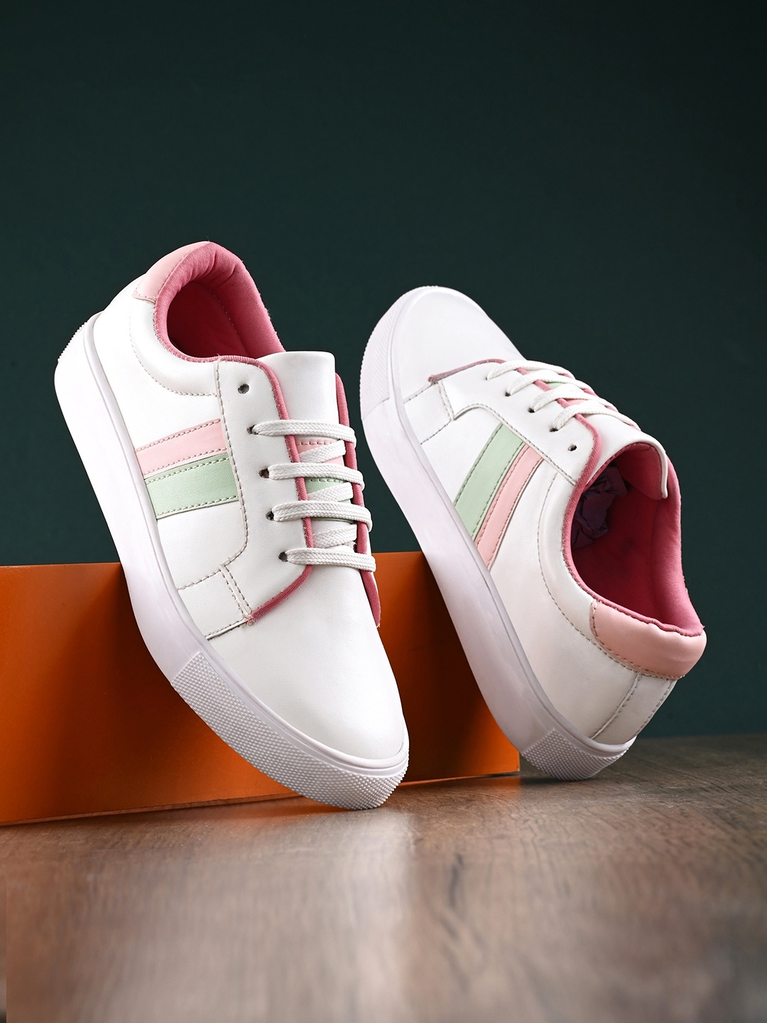 

DressBerry Women White & Pink Striped Lightweight Sneakers