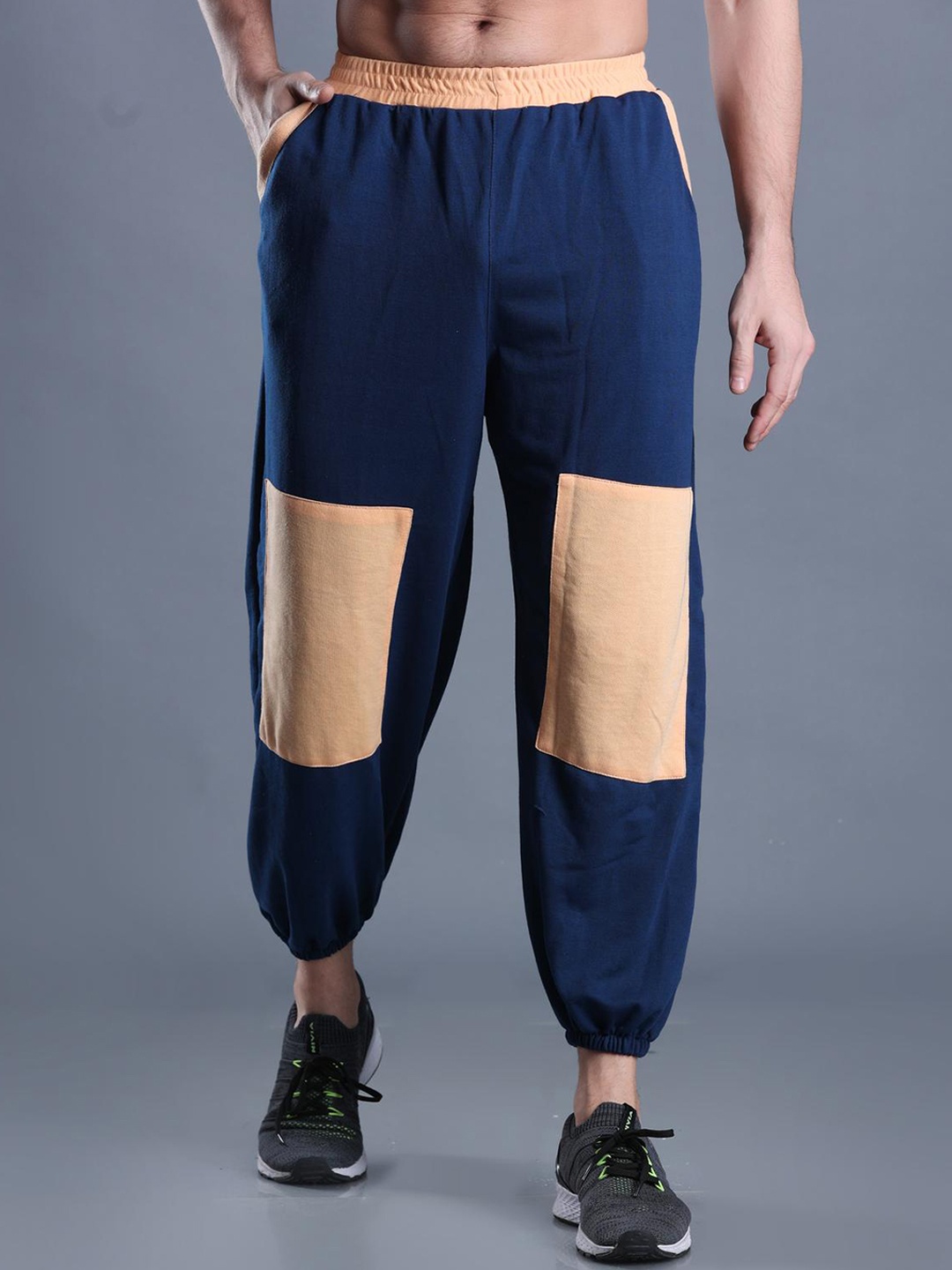 

The Dance Bible Men Colourblocked Relaxed Fit Cotton Joggers, Navy blue