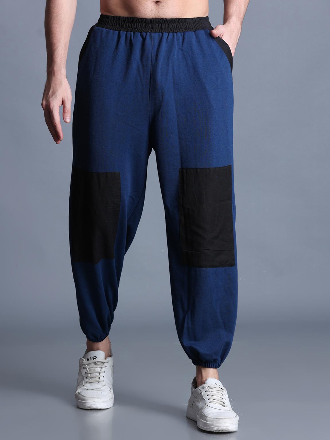 

The Dance Bible Men Colourblocked Relaxed Fit Cotton Joggers, Navy blue