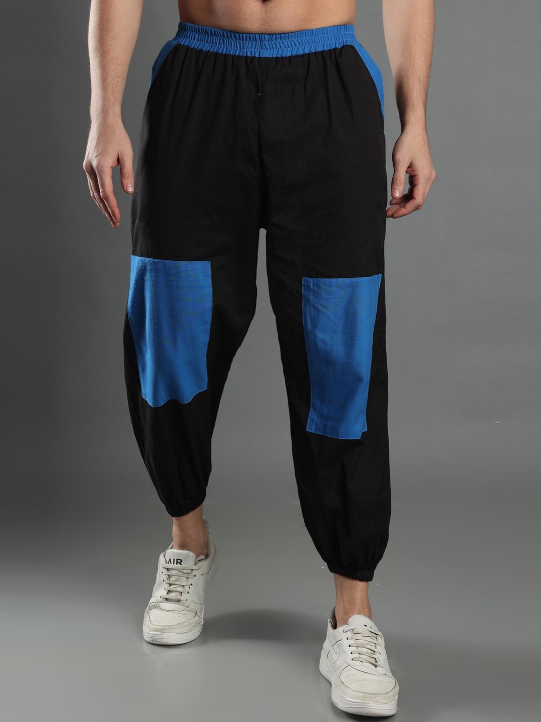 

The Dance Bible Colourblocked Cotton Relaxed Fit Joggers, Black