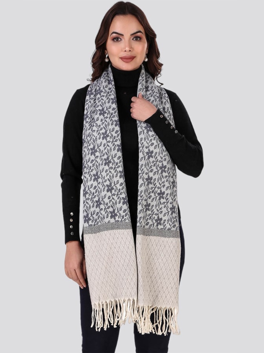 

YARNSMITH Women Grey & Cream-Coloured Printed Stole