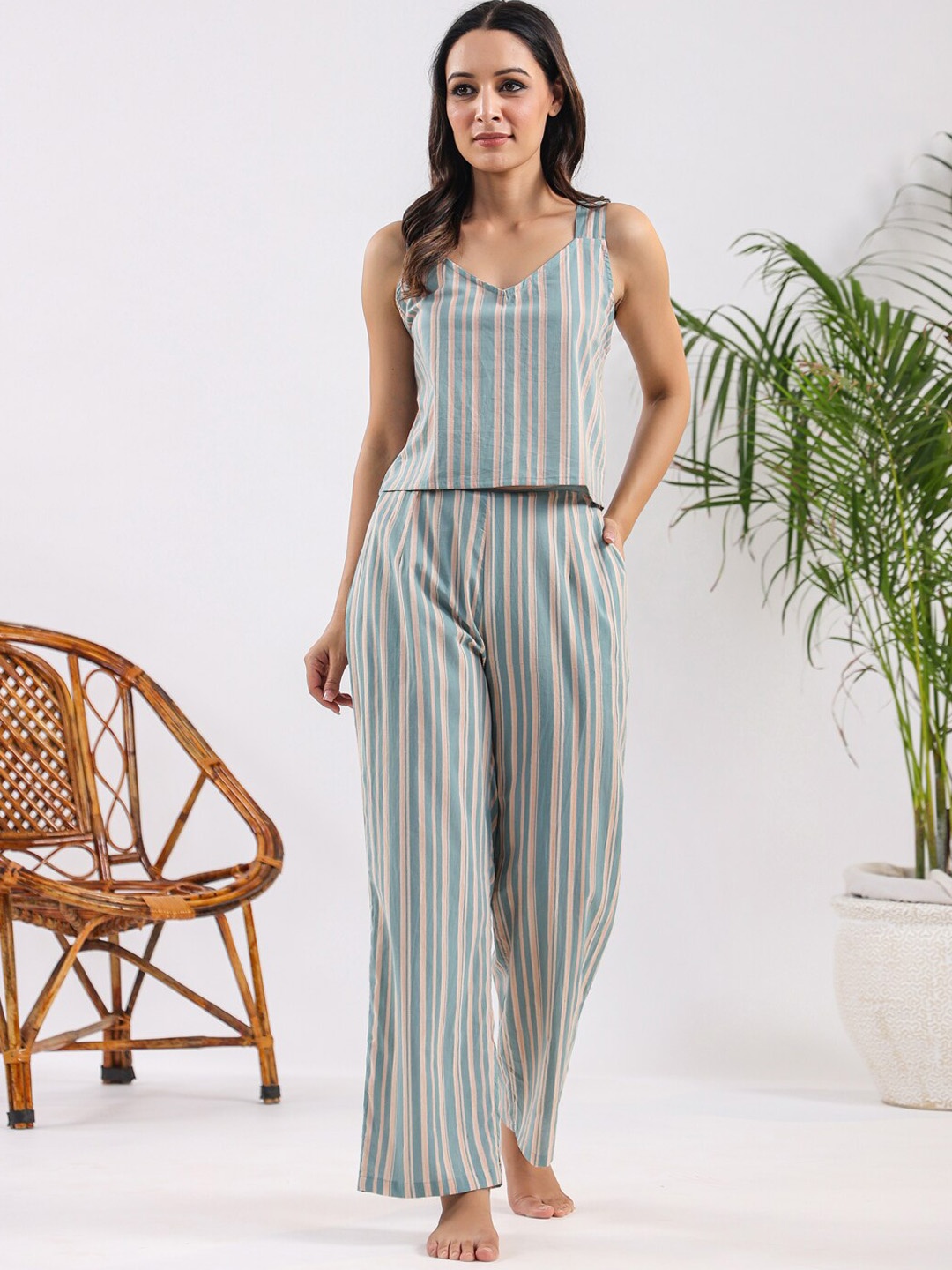 

SANSKRUTIHOMES Striped Pure Cotton Sleeveless Night Suit, Green