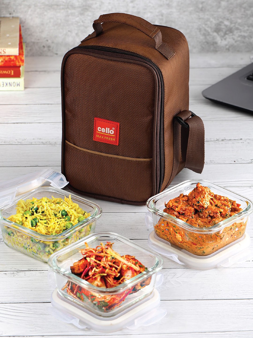 

Cello Seal O Fresh 3pc Clear Square shaped Glass Lunch Box with Insulated Jacket-320ml, Brown