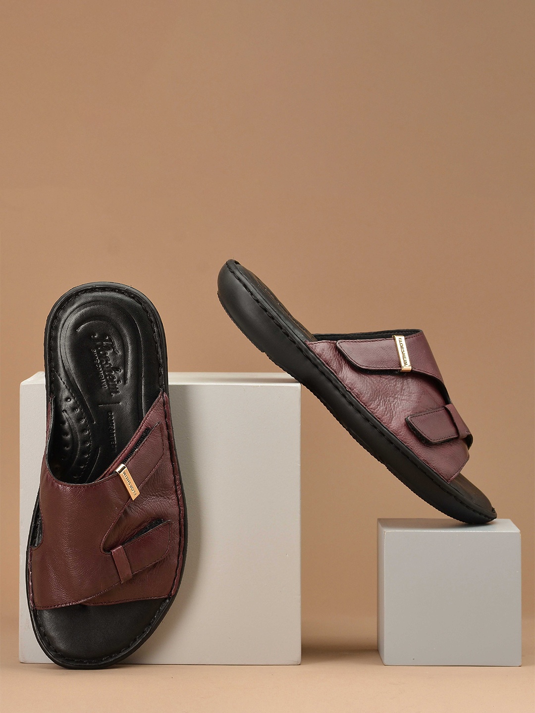 

Florsheim Men Textured Leather Comfort Sandals, Burgundy