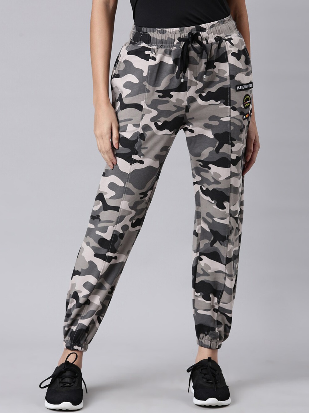 

SHOWOFF Women Camouflage Joggers, Taupe