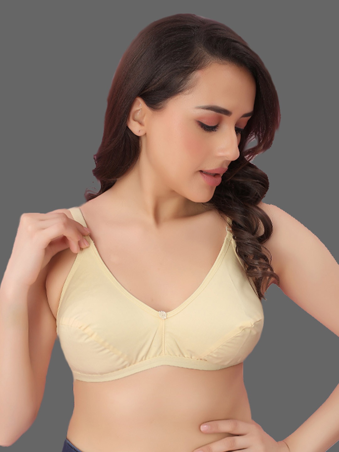 

N N ENTERPRISE Cream-Coloured Bra Medium Coverage Underwired Lightly Padded