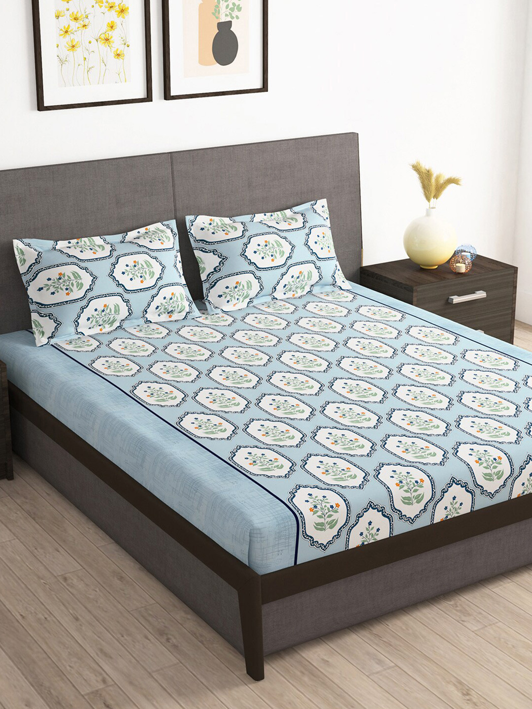

Story@home Tango Blue & White Printed 240 TC King Bedsheet with 2 Pillow Covers