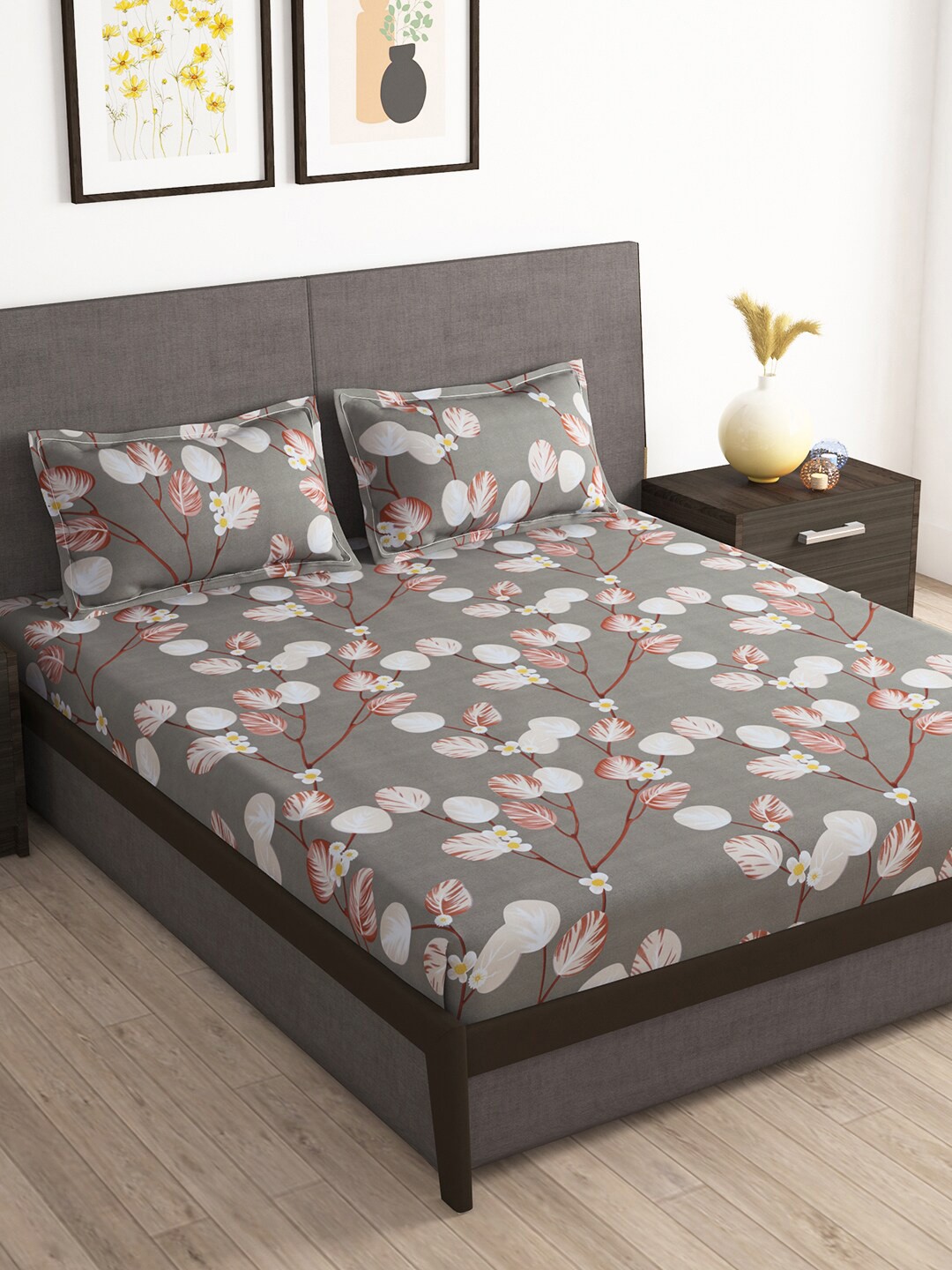 

Story@home Tango Grey & White Floral Microfiber King Bedsheet With 2 Pillow Covers