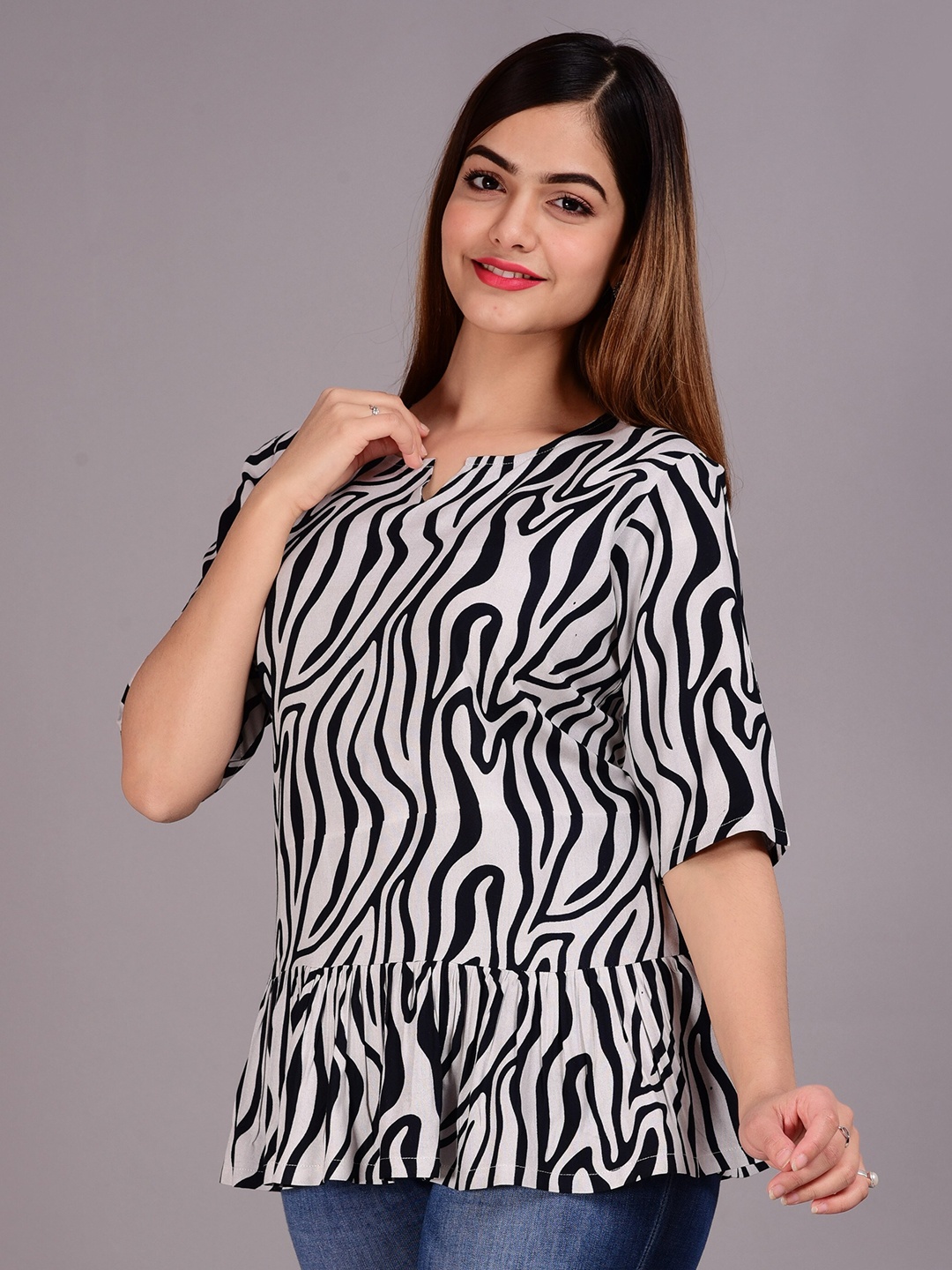 

Lovista Animal Printed Notched Neck Top, White