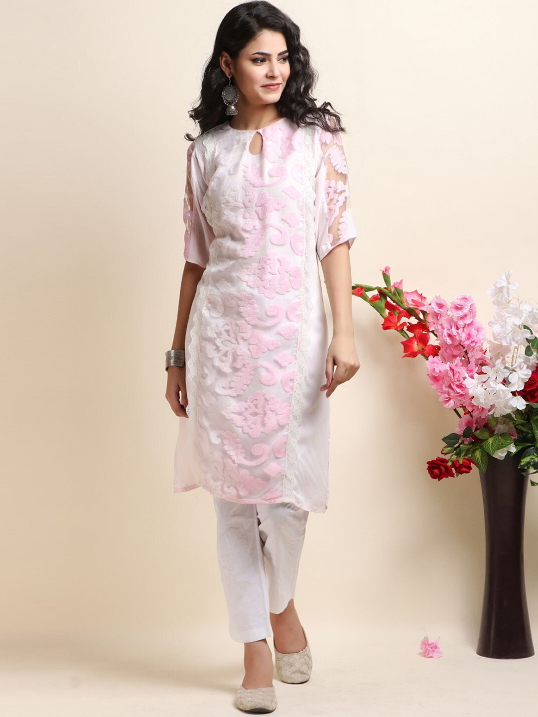 

Trinjann Ethnic Motifs Self Design Pure Cotton Kurta with Trousers, Pink