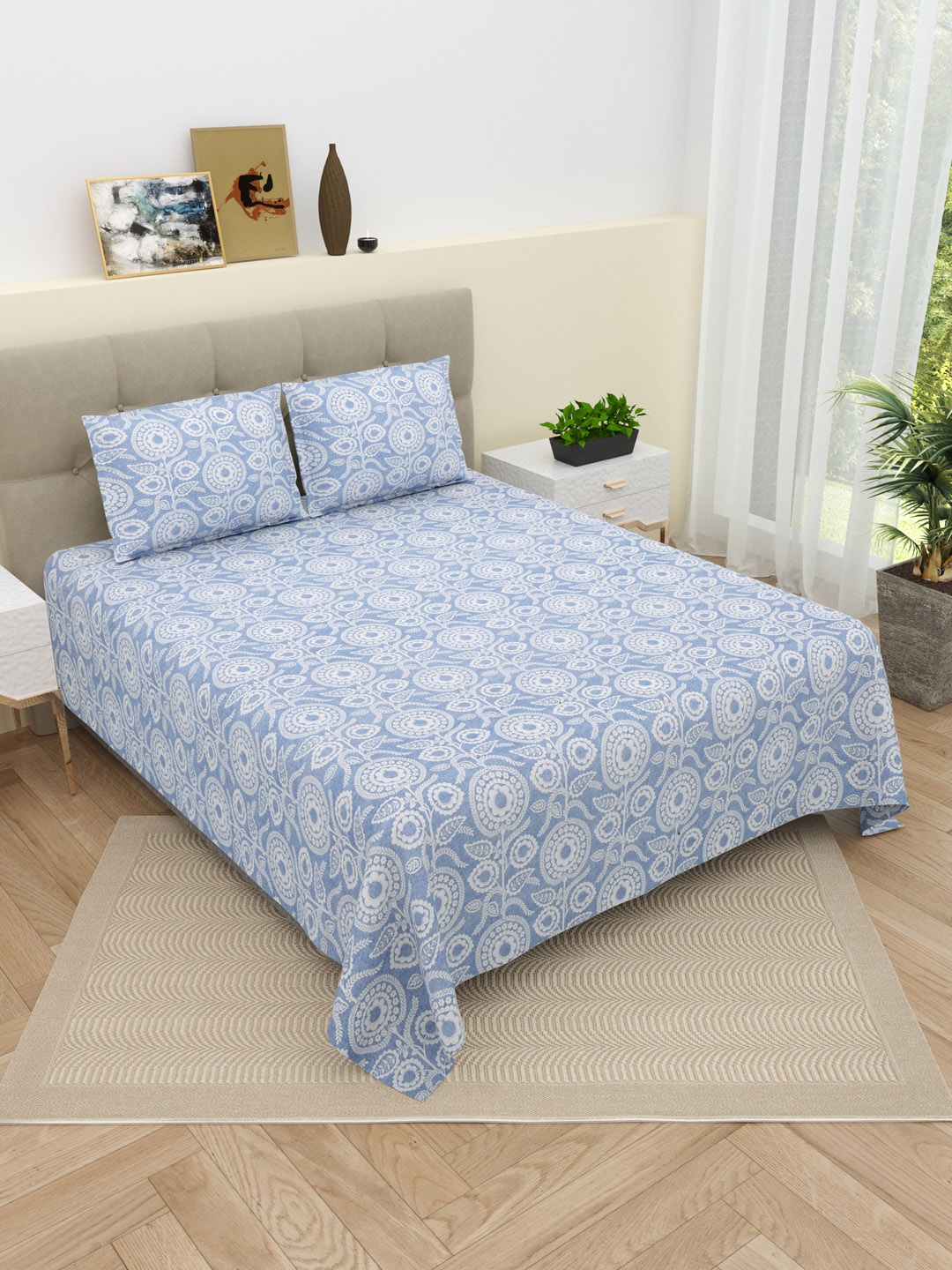 

DREAM WEAVERZ Blue & White Ethnic Motifs Pure Cotton 220TC King Bedsheet & 2 Pillow Covers