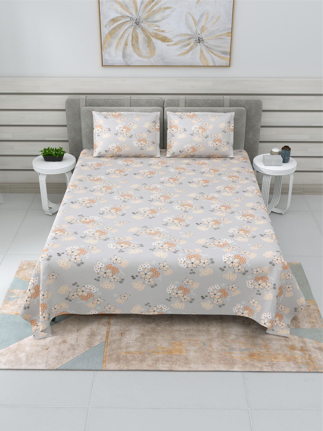 

DREAM WEAVERZ Grey Floral Printed Pure Cotton 220 TC King Bedsheet With 2 Pillow Covers