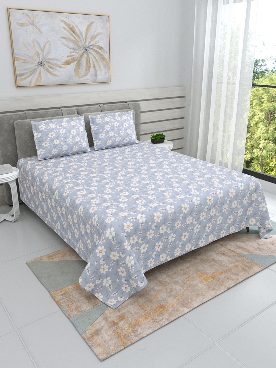 

DREAM WEAVERZ Blue & White Floral Pure Cotton 220 TC King Bedsheet With 2 Pillow Covers