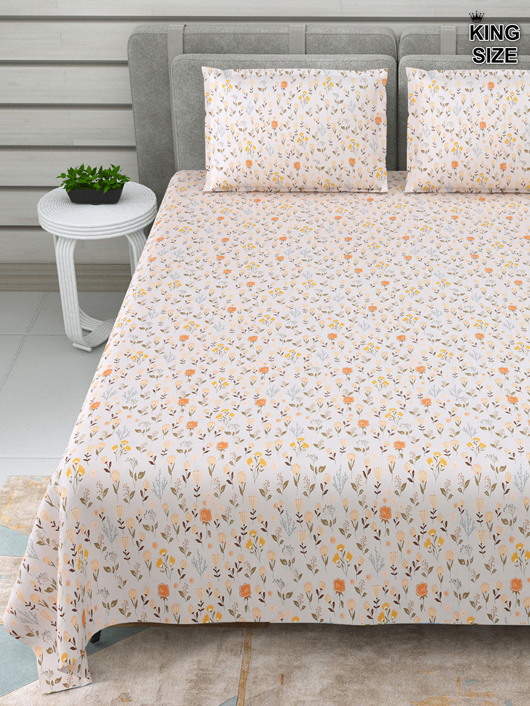 

DREAM WEAVERZ Grey & Orange Printed Cotton 220 TC King Bedsheet with 2 Pillow Covers