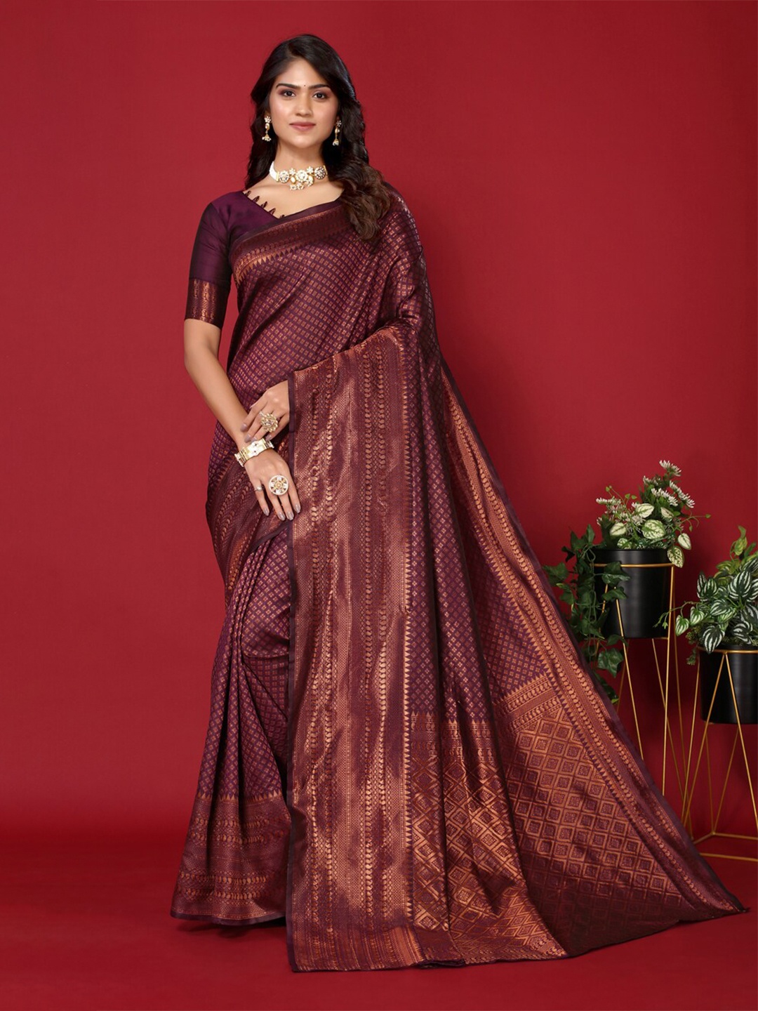 

DIVASTRI Ethnic Motifs Woven Design Zari Banarasi Saree, Purple