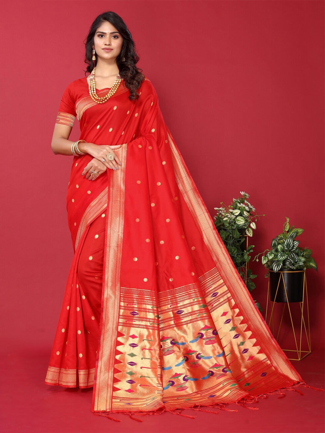 

DIVASTRI Ethnic Motifs Woven Design Zari Paithani Saree, Red