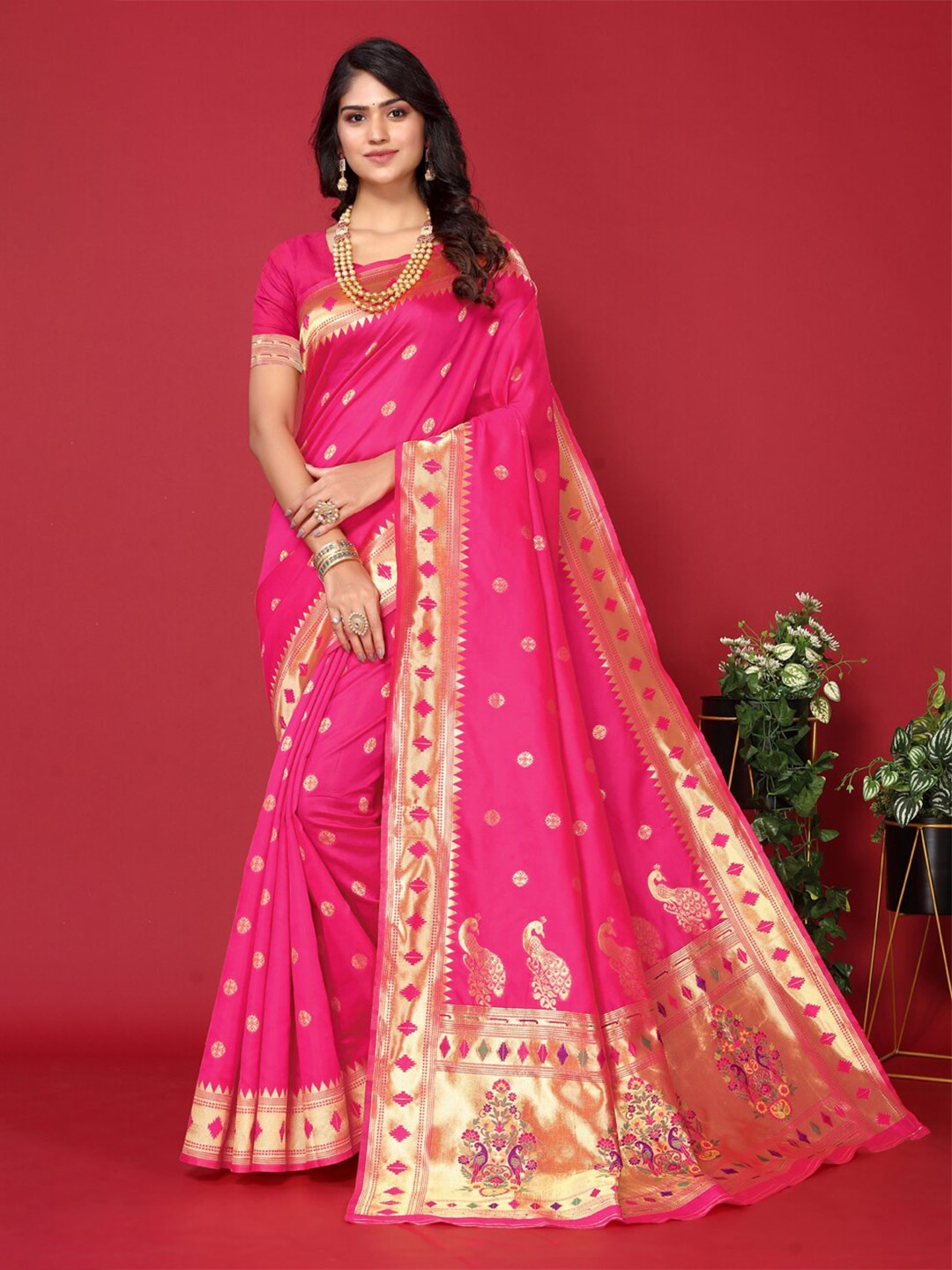

DIVASTRI Woven Design Zari Paithani Saree, Pink
